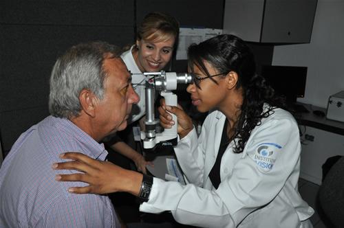 Otorga DIF valoraciones para operaciones de cataratas